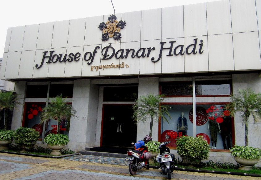 danar-hadi-pusat-belanja-batik-kelas-satu-di-kota-solo