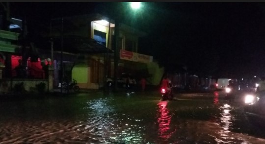 wilayah-sukoharjo-banjir-warga-resah