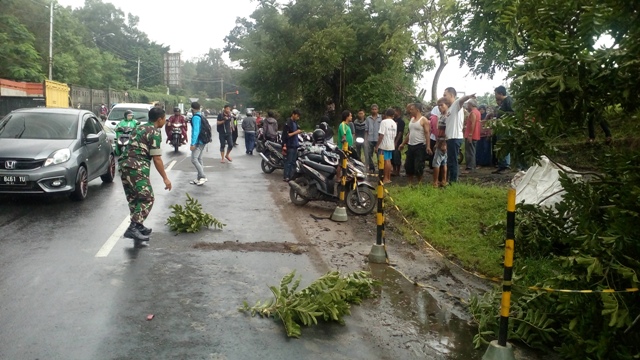 terlindas-mobil-jenazah-mahasiswi-iain-tewas