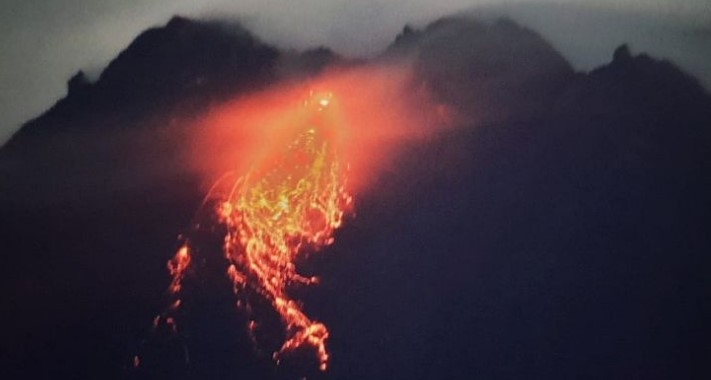 Lava Pijar Gunung Merapi